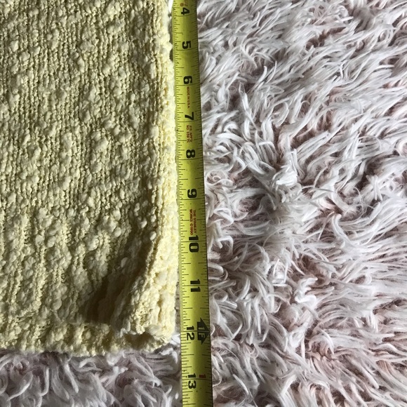🐥VTG pale yellow chunky knit top - Picture 6 of 8